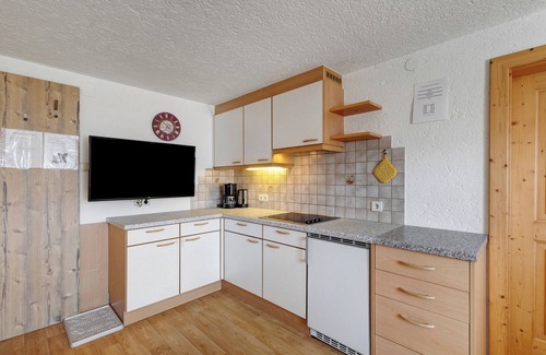 Valle San Silvestro Apartment | Apartment 'Wegscheiderhof' with Mountain View, Private Terrace and Wi-Fi