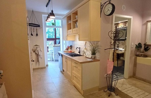 Johannisberg Apartment | Apartment 'Weinbergsblick' with Private Terrace, Private Garden and Balcony