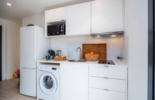 Cala d'Or Apartment | Apartment 'White Suites 2' with Shared Pool, Wi-Fi and Air Conditioning