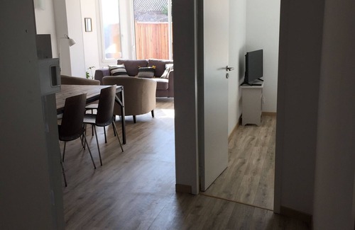 Lezignan-Corbieres Apartment | Apartment with terrace, pool