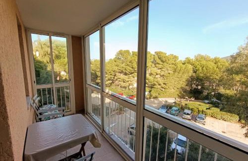 Six-Fours-les-Plages Apartment | Apartment with balcony near beach