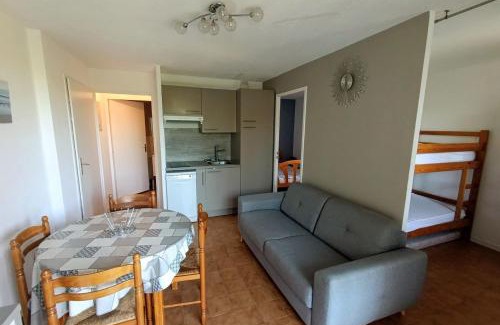 Six-Fours-les-Plages Apartment | Apartment with balcony near beach