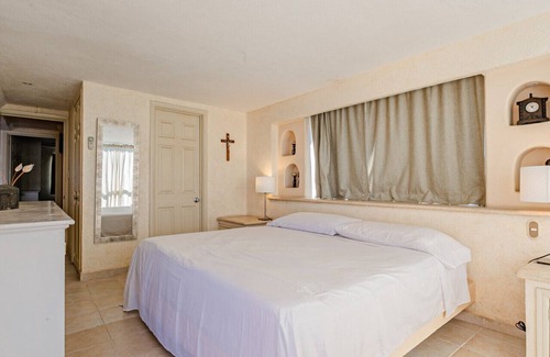Club Deportivo Apartment | Apartment with Excellent Ocean View and Location!!!