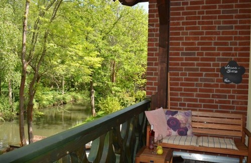 Burg-Dorf Apartment | Apartment Wiesenblume - Spreewaldscheune am Fließ-Ferienwohnungen am Wasser in