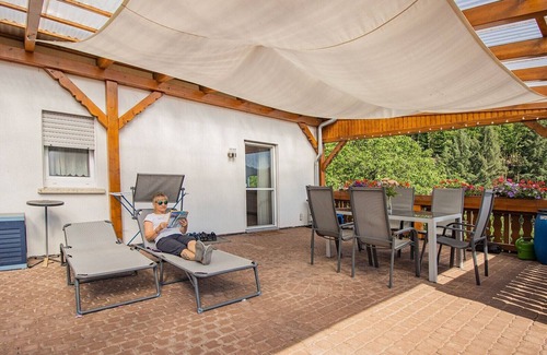 Lautenbach Apartment | Apartment 'Williamsblick' with Shared Terrace and Wi-Fi