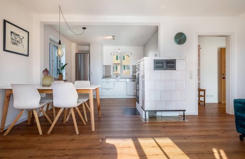 Waggershausen Apartment | Apartment 'Windhager Seeblick' with Lake View, Balcony and Wi-Fi