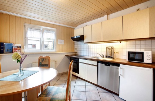 Adelhausen Apartment | Apartment 'With 60sqm' with Shared Garden and Wi-Fi