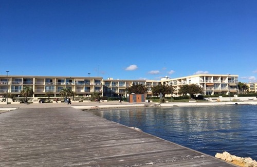 Balaruc-les-Bains Apartment | Apartment with terrace, AC, and pets allowed, near the Thermal baths