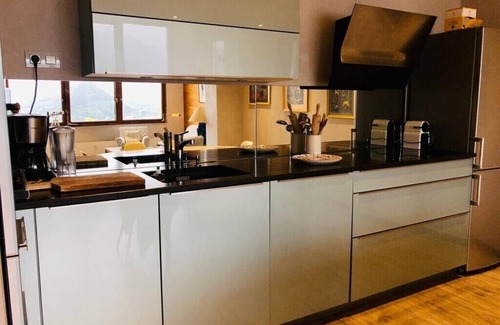 Talloires-Montmin Apartment | Apartment with private garden and awakening view overlooking the bay of Talloires