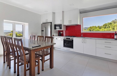 Bico Apartment | Apartment with Mountain View, Shared Pool and Wi-Fi