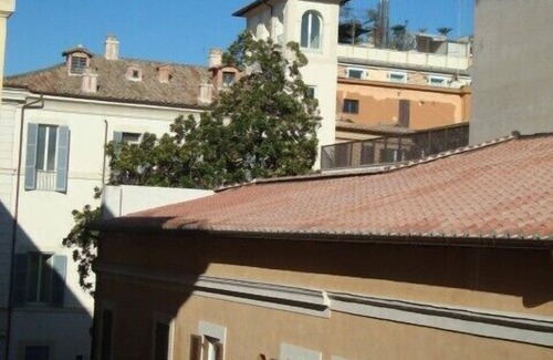 Rione IV Campo Marzio Apartment | Apartment with 3 bedrooms and 3 bathrooms by the Spanish Steps