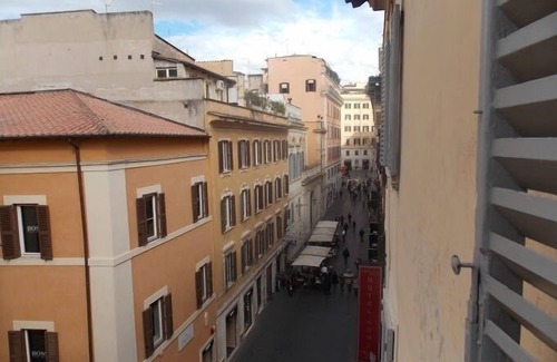 Rione IV Campo Marzio Apartment | Apartment with 3 bedrooms and 3 bathrooms by the Spanish Steps