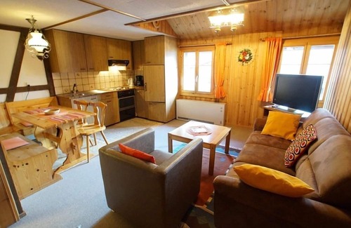 Sedrun Apartment | Apartment with a view of the mountains