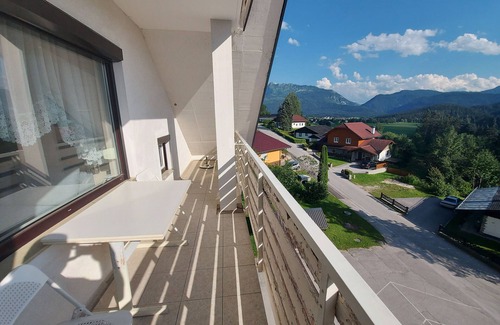Bad Mitterndorf Apartment | Apartment with exceptional mountain views, balcony and modern amenities