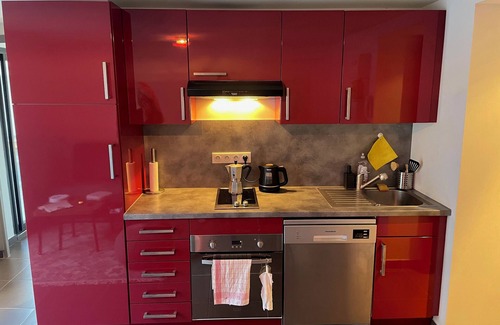 Mazargues Apartment | Apartment with backyard and small private garage in the heart of Mazargues