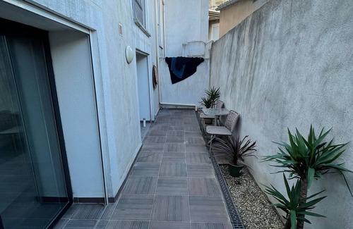 Mazargues Apartment | Apartment with backyard and small private garage in the heart of Mazargues