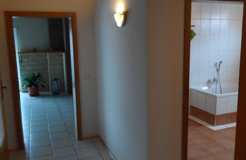 Sondernheim Apartment | Apartment with balcony and garden view