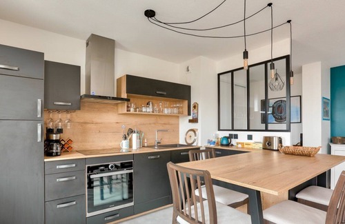 Strasbourg Apartment | Apartment with balcony - station area