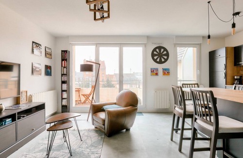 Strasbourg Apartment | Apartment with balcony - station area