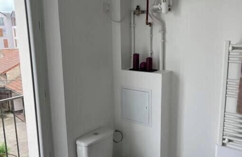 Esbly Apartment | Apartment With Balcony Near Disneyland