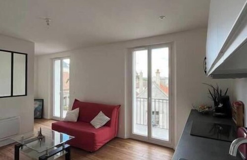 Esbly Apartment | Apartment With Balcony Near Disneyland