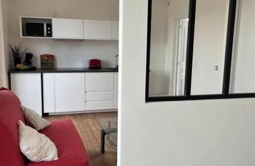 Esbly Apartment | Apartment With Balcony Near Disneyland