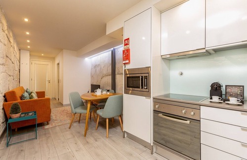 Sao Nicolau Apartment | Apartment with Balcony for 4 Guests