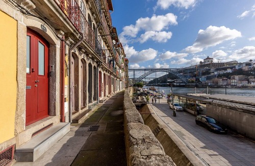 Sao Nicolau Apartment | Apartment with Balcony for 4 Guests