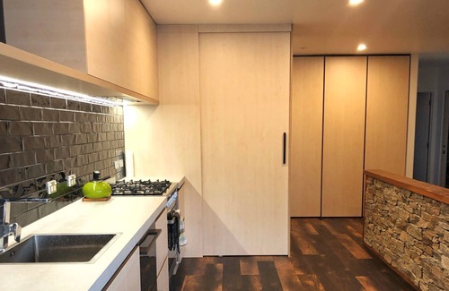 Picton Apartment | Apartment with expansive views