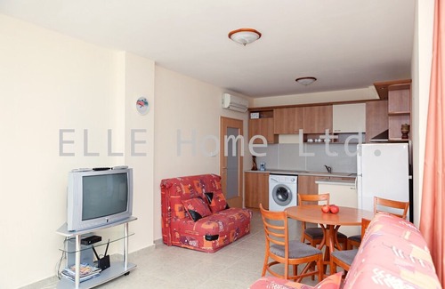 Primorski Apartment | Apartment with fantastic sea views right on the beach