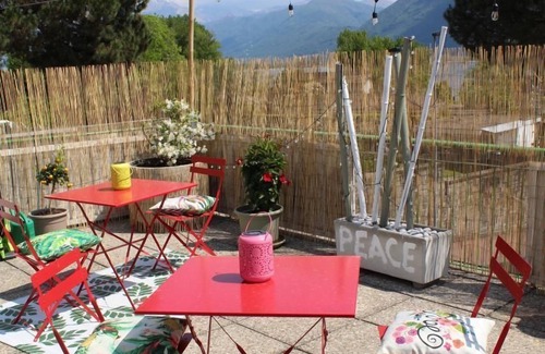 Minusio Apartment | Apartment with flowered terrace, close to the lake