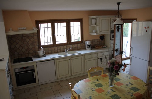 Peypin-d'Aigues Apartment | Apartment with pool and terrace at the foot of the Luberon