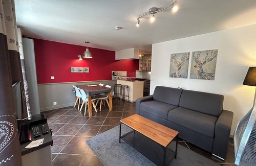 Thonon-les-Bains Apartment | Apartment with enclosed garden and private parking in quiet city center location