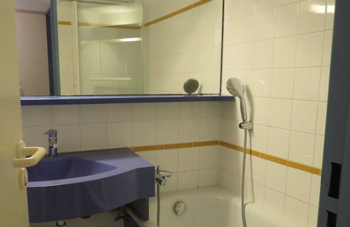 Agay Apartment | Apartment with garden, sea view in a holiday resort. Ideal for a family