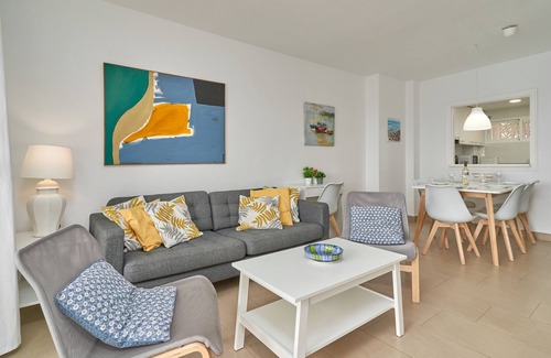 Almunecar Apartment | Apartment 'With Garage In Almuñecar' with Sea View, Wi-Fi and Air Conditioning