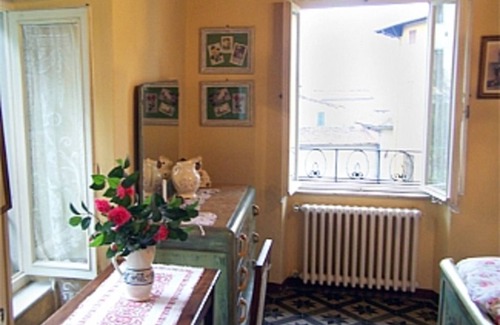 Mologno Apartment | Apartment With Garden In The Hearth Of "Barga Vecchia"