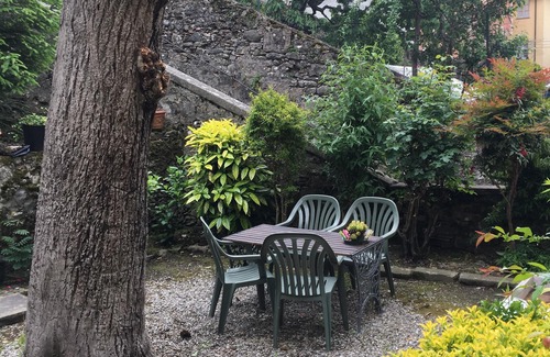 Mologno Apartment | Apartment With Garden In The Hearth Of "Barga Vecchia"