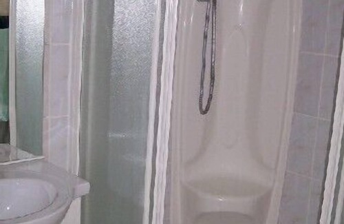 Etreham Apartment | Apartment with large garden prox. from the sea and landing beaches