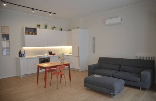 Brindisi Apartment | Apartment with large living and kitchen in the center of Brindisi with parking space