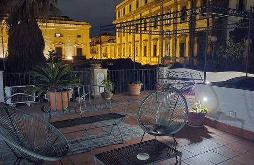 Kalsa Apartment | Apartment with panoramic sea view terrace on the ancient walls