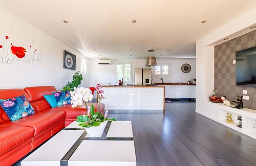 Taradeau Apartment | Apartment with pool and garden