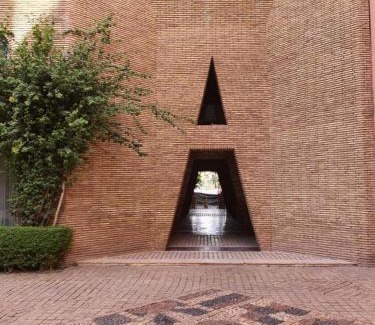 Hivernage Apartment | Apartment with pool and garden