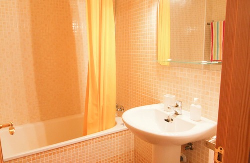 San Jose Apartment | Apartment with pool near the beach and a park with sports facilities.