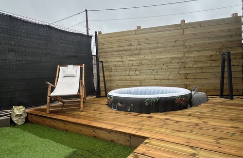 Cottenchy Apartment | Apartment with private spa