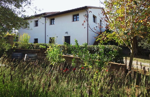 Montegabbione Cottage | Apartment with private garden on the ground of organic farm, infinity pool