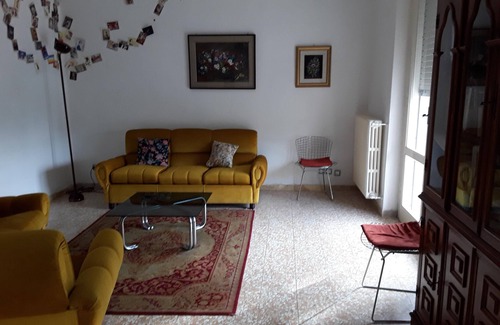 Livorno Apartment | Apartment with private garden in Livorno