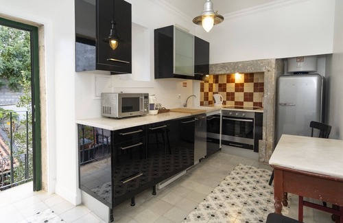 Santo Antonio Apartment | Apartment with Private Terrace in the Center of Lisbon - TTL317