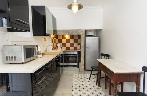 Santo Antonio Apartment | Apartment with Private Terrace in the Center of Lisbon - TTL317
