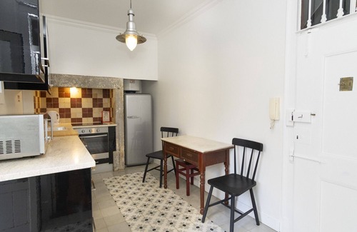 Santo Antonio Apartment | Apartment with Private Terrace in the Center of Lisbon - TTL317