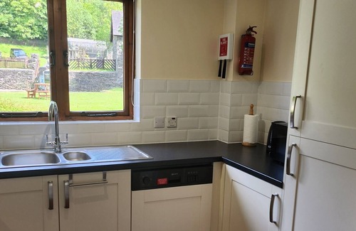 Backbarrow Apartment | Apartment with river view- Sleeps 4